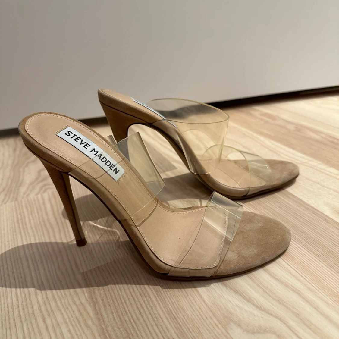 Beige klackskor från Steve Madden