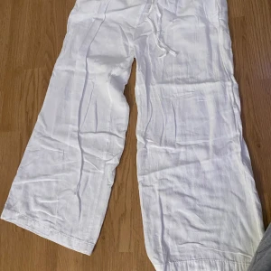 Linne byxor - Linne byxor, bra skick, inga fläckar eller hål