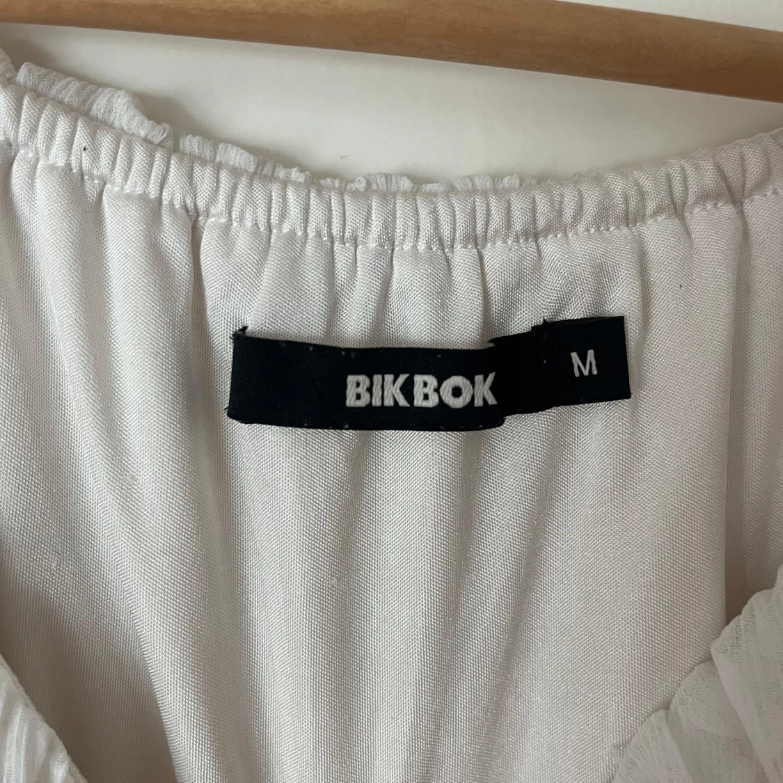 Fin volang off shoulder topp! - 90