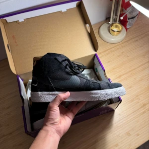 Nike sb blazers - Använt skorna 2-3 ggr  Ord pris är 1400