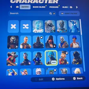 Hej, jag säljer mitt Fortnite konto eftersom jag inte spelar mer. Kontot innehåller många og skins såsom black knight, John wick, sparkle specialist med mera. Även många val av pickaxe. Betalas via swish.