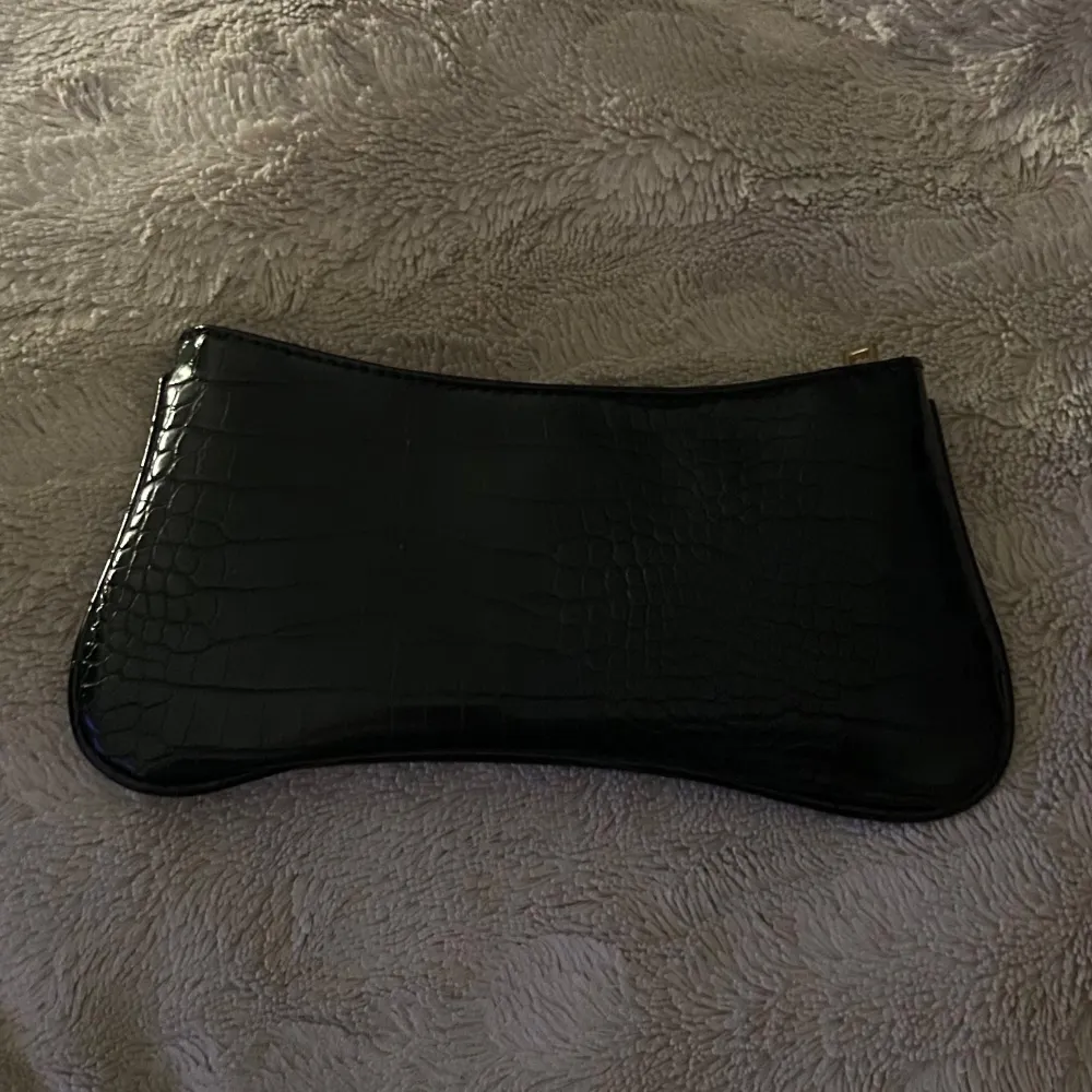 Zara clutch. Väskor.