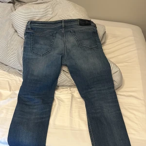 Jacob cohën jeans  - Säljer mina ass fräscha och snygga jacob cohën jeans som är i väldigt bra skick, strl 35 men sitter som 33  Nypris runt 6000  Skriv vid funderingar 