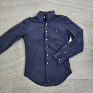 Ralph Lauren skjorta  - Bra skick, inga defekter, storlek small, nypris 1599kr 
