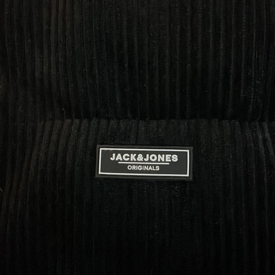 Svart manchesterväst från Jack & Jones - 91