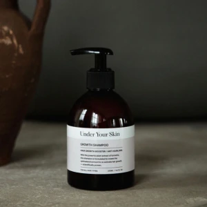 Under Your Skin Hair Growth Kit - Veganskt schampo och balsam från Under Your Skin, berikade med gurkmeja och arganolja för att stimulera hårväxt och minska håravfall. Perfekt för att stärka och ge näring till håret. Cruelty-free och tillverkat i Sverige. Använda en gång, två pump. Men jag har hur mkt schampo och balsam som helst. Behöver inte dessa. Nypris 269kr styck