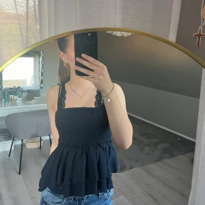 Söt sommartop - Bra skicka knappast använd🎀