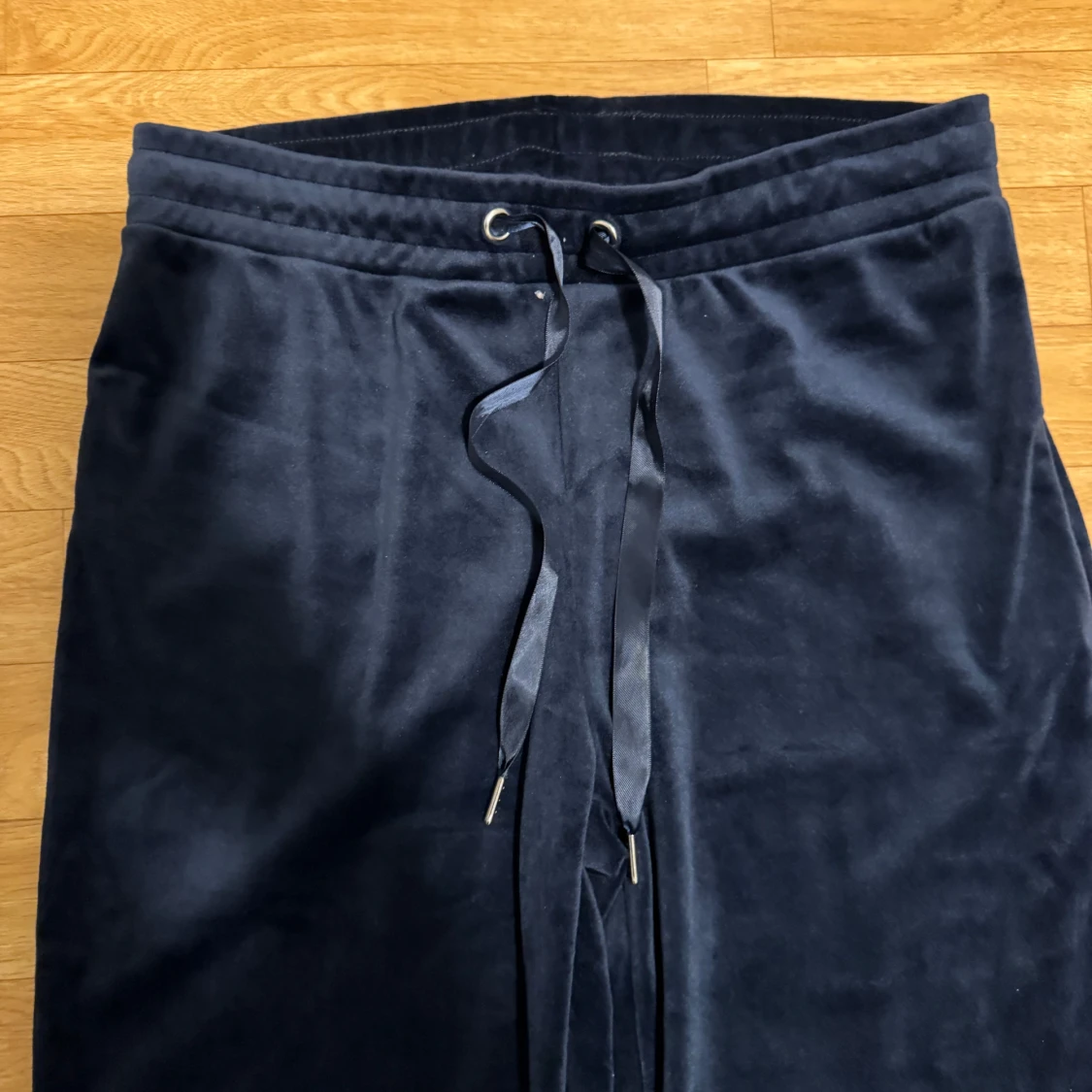 Mjukisbyxa från Gina tricot  - 90