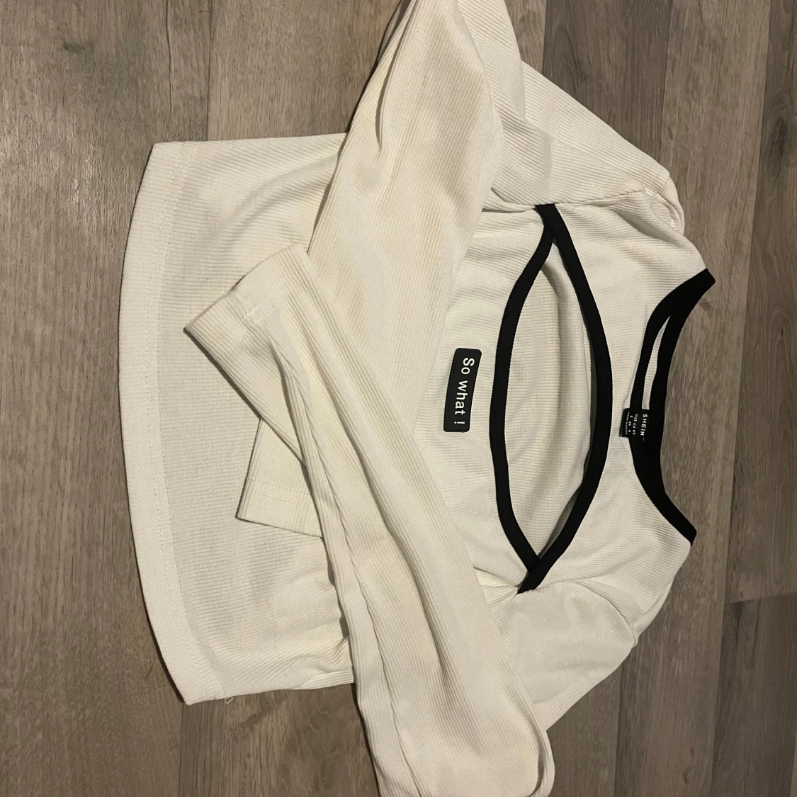 Vit ribbad topp från SHEIN