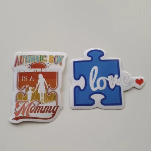 2st autistic boy, klistermärken/stickers  - Klistermärken/stickers Motiv: autistig boy,  Antal: 2st  Skick: ny/oanvänd Kul att använda till pyssel, scrapbooking och annat. Kan tex användas till att dekorera din bärbara dator, anteckningsbok, resväska, 