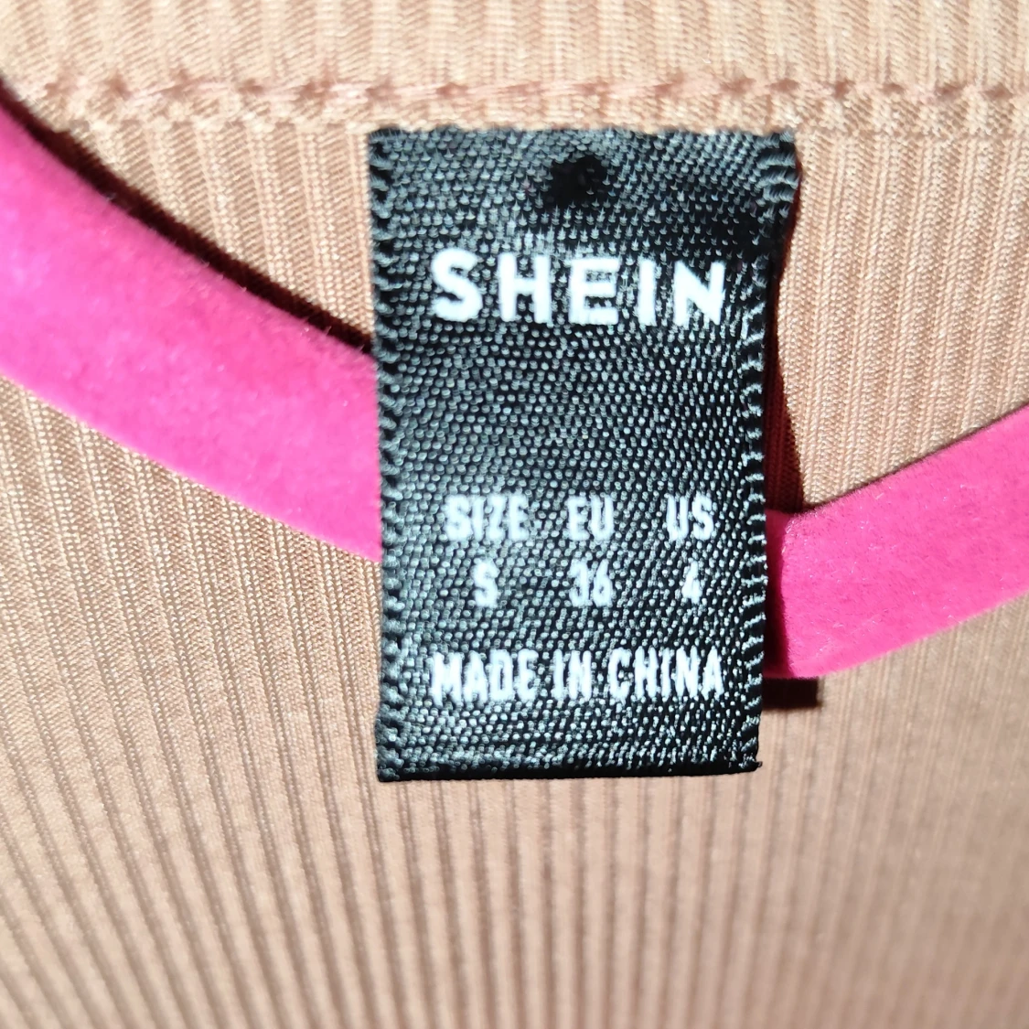 Beige ribbad topp från SHEIN - 92