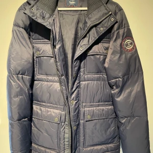 MO höst/vinterjacka S - MO vinter / höstjacka storlek S.  Som ny, använd 1 gång.  Nypris 1600