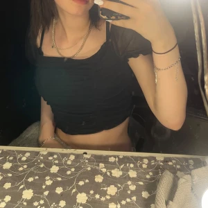 Crop top - Säljer då den inte kommer till användning men bra skick och väldigt fin. Tvättar innan jag skickar iväg!