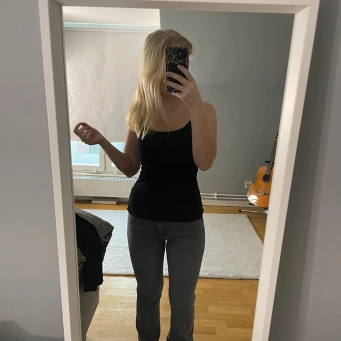 Gråa jeans från Only - 1