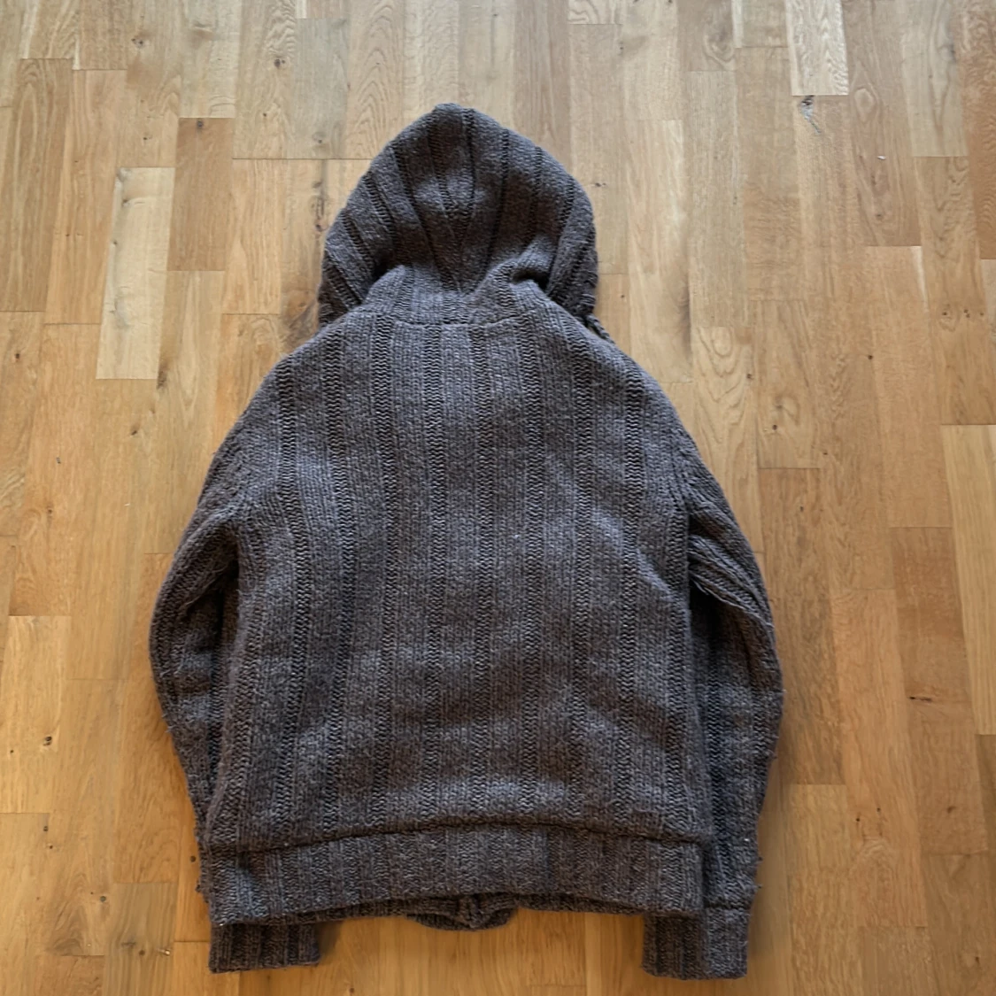 Grå stickad cardigan - 1