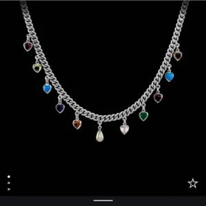 Maria Nilsdotter - Multi love necklace-Silverhalsband med hjärtan - Säljer detta underbara ,använt endast 2 ggr