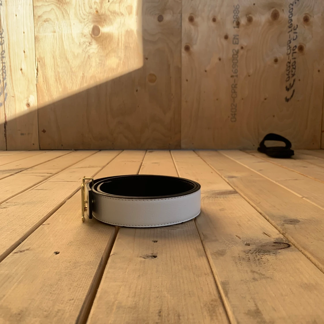 Bälte i vit/guld  - 1