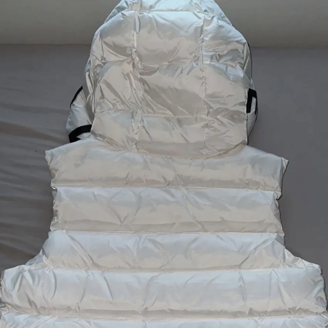 Vit dunväst från Moncler - 2