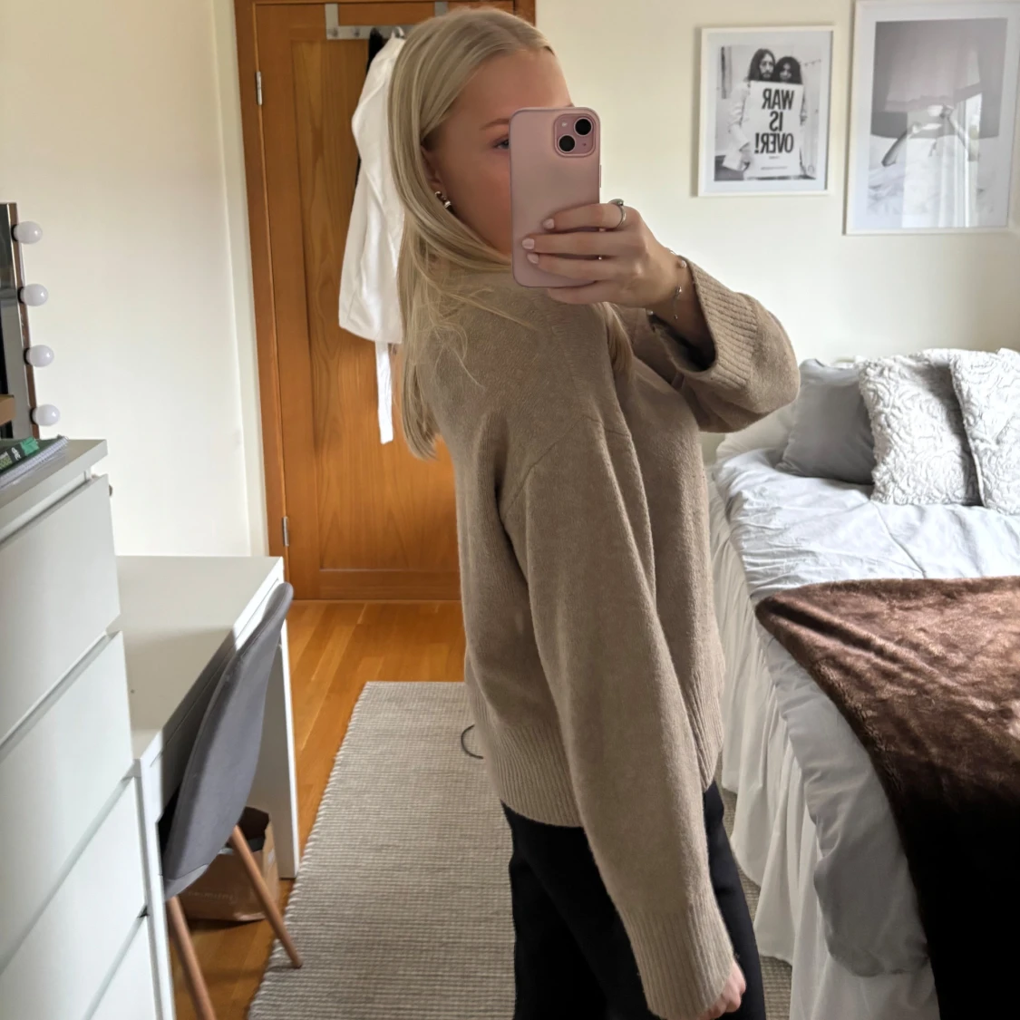 Beige stickad tröja - 1