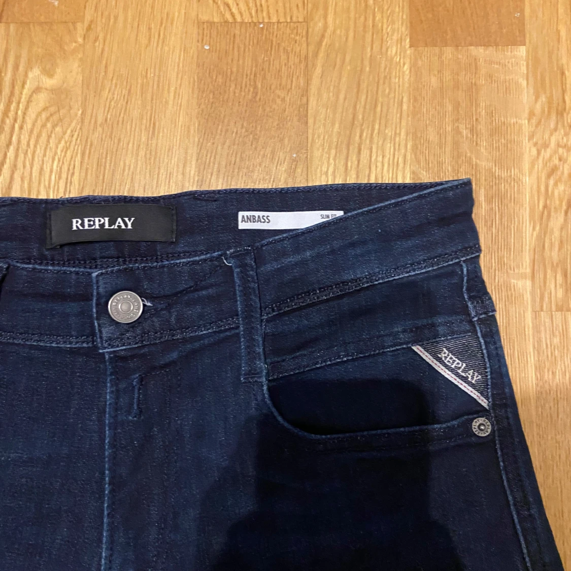 Mörkblå jeans från Replay - 4