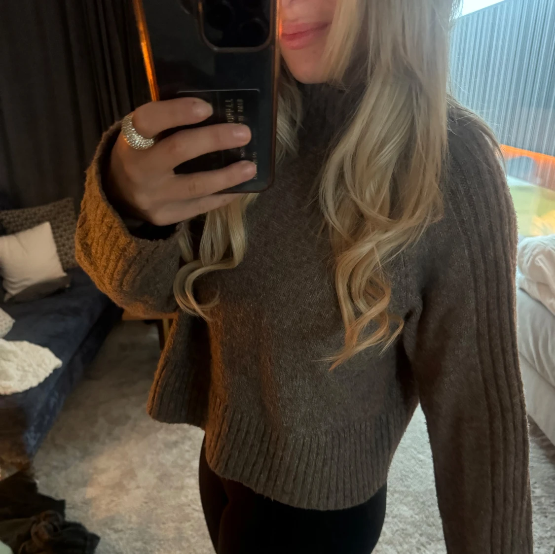 Brun stickad tröja - 1