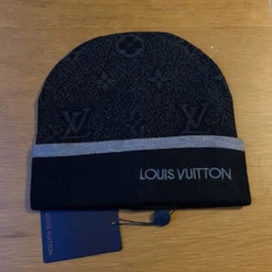 Mössa - Helt ny mössa. Aldrig använd. Fraktar inom 24 timmar. Bästa kvaliten