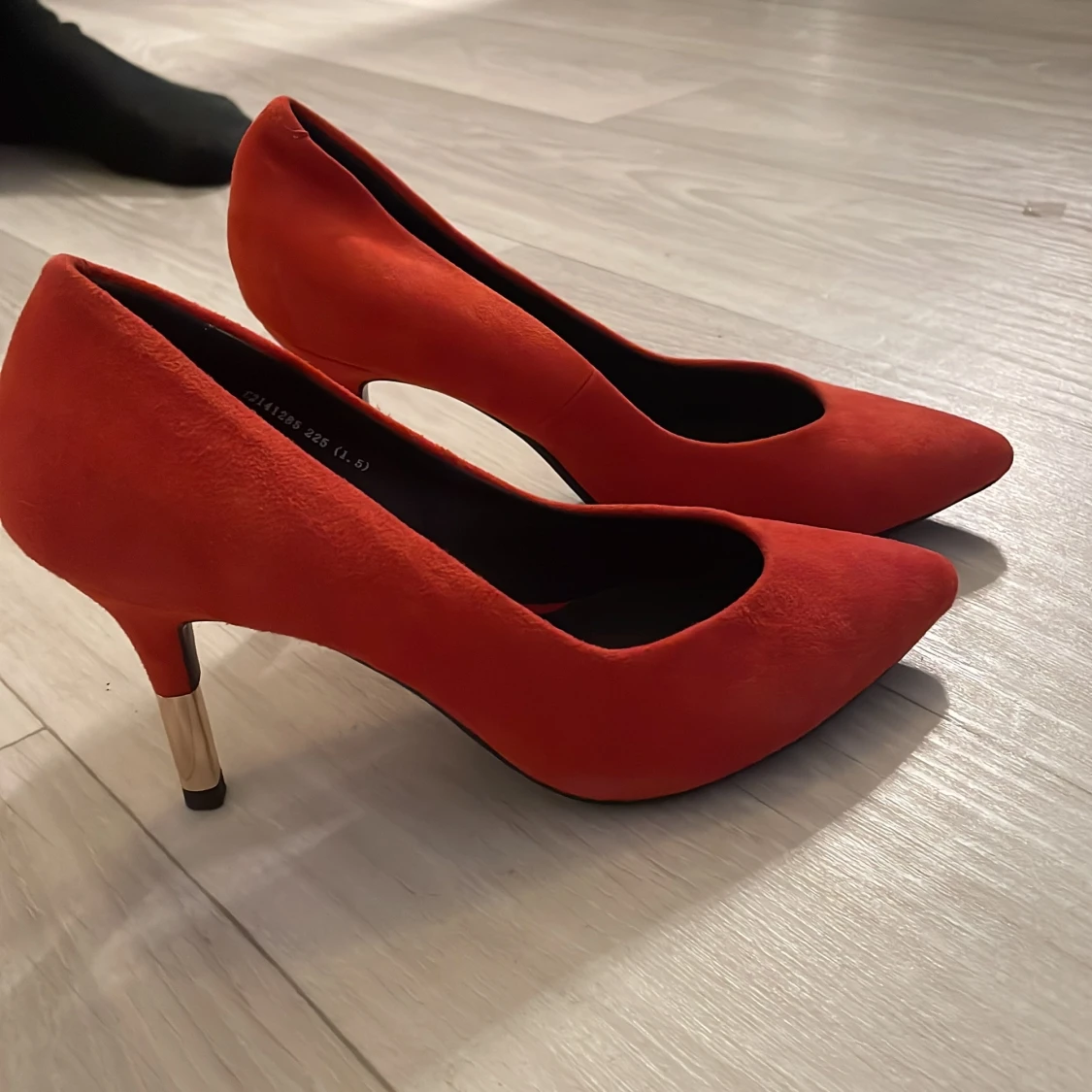 Röda pumps från Zoeon