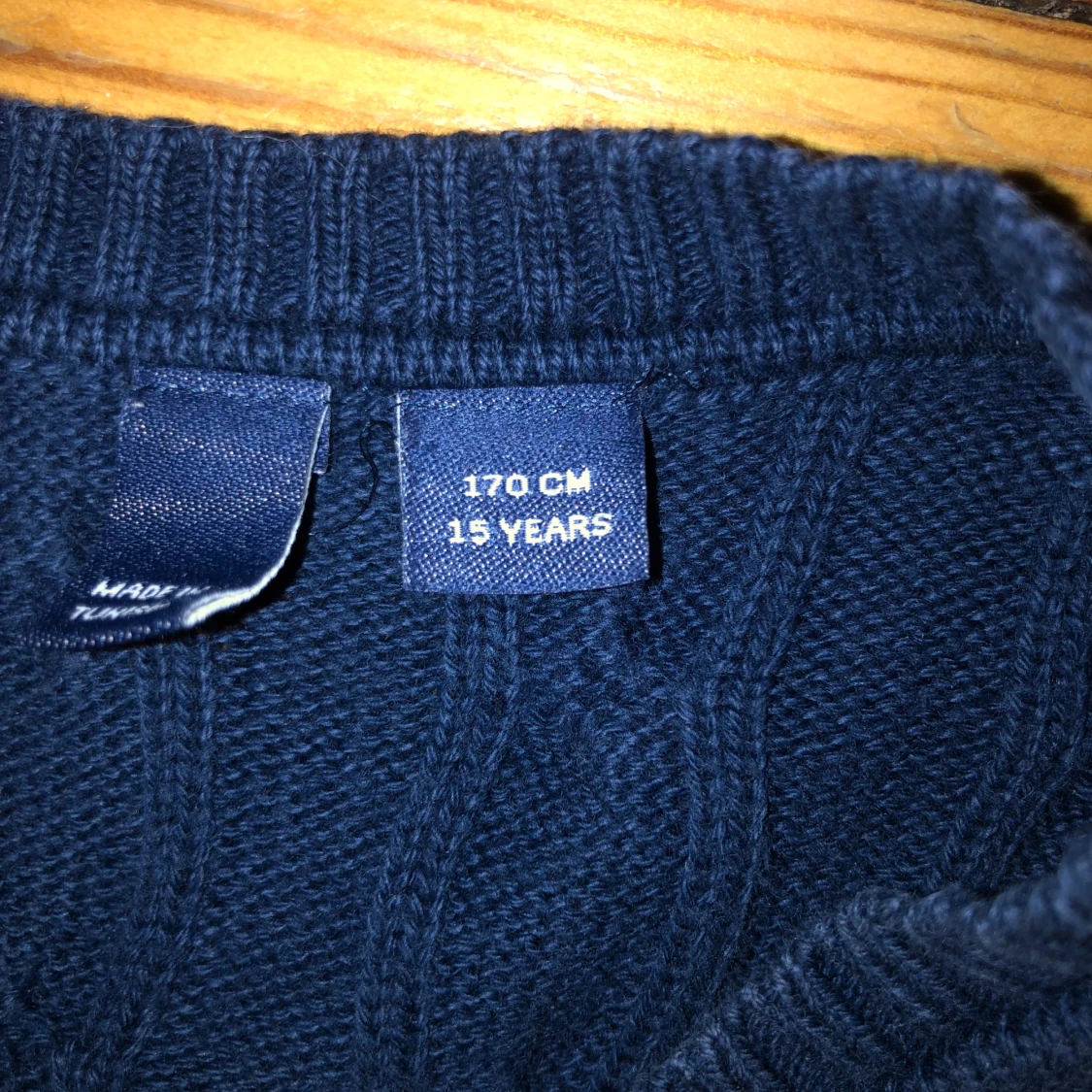 Mörkblå stickad tröja från Gant - 2