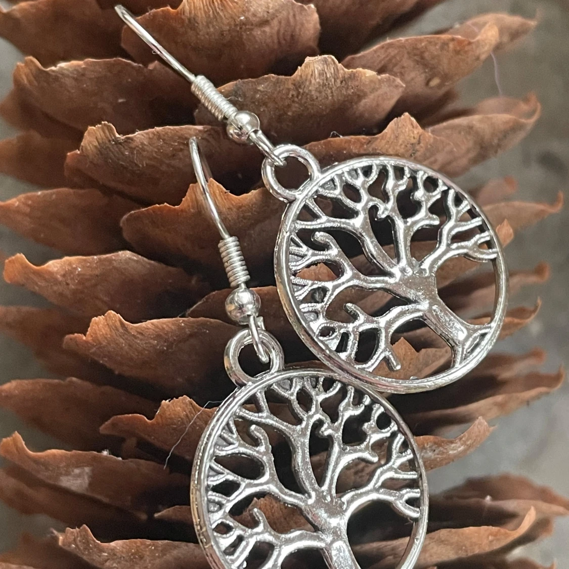 By prisförslag- 1 par Silverfärgade örhängen livets träd - 3