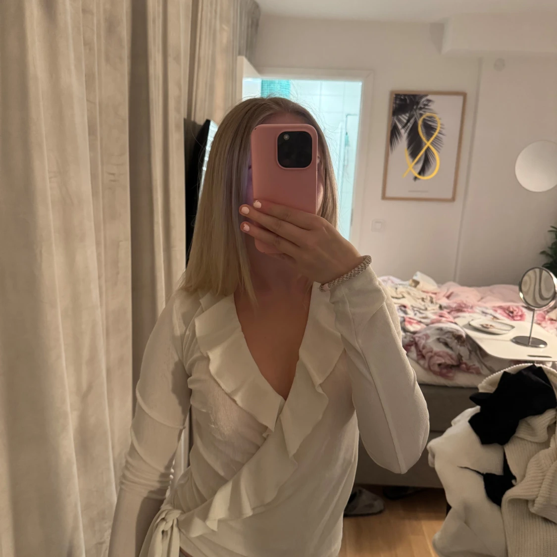 Vit volangtopp från Nelly