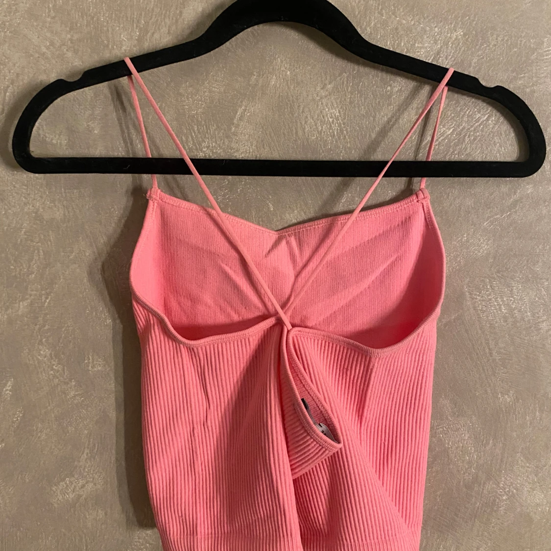 Rosa ribbad linnetopp från House Brand - 90