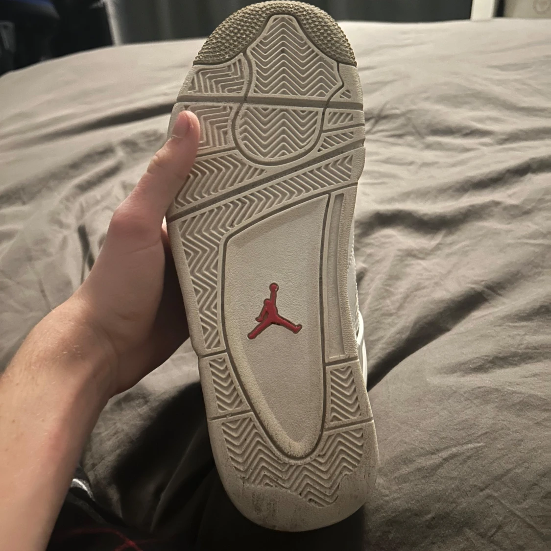 Nike Air Jordans i vitt och grått - 90