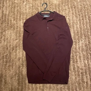 Merinoull tröja  - Snygg och skön tröja ifrån dressman | storlek S | mycket bra skick! 