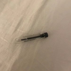 Dewy Desert parfymprov - Unisex parfym med en grön och ren karaktär. Den är endast testad!💕