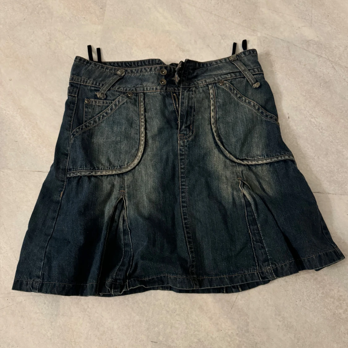 Jeanskjol med fickor