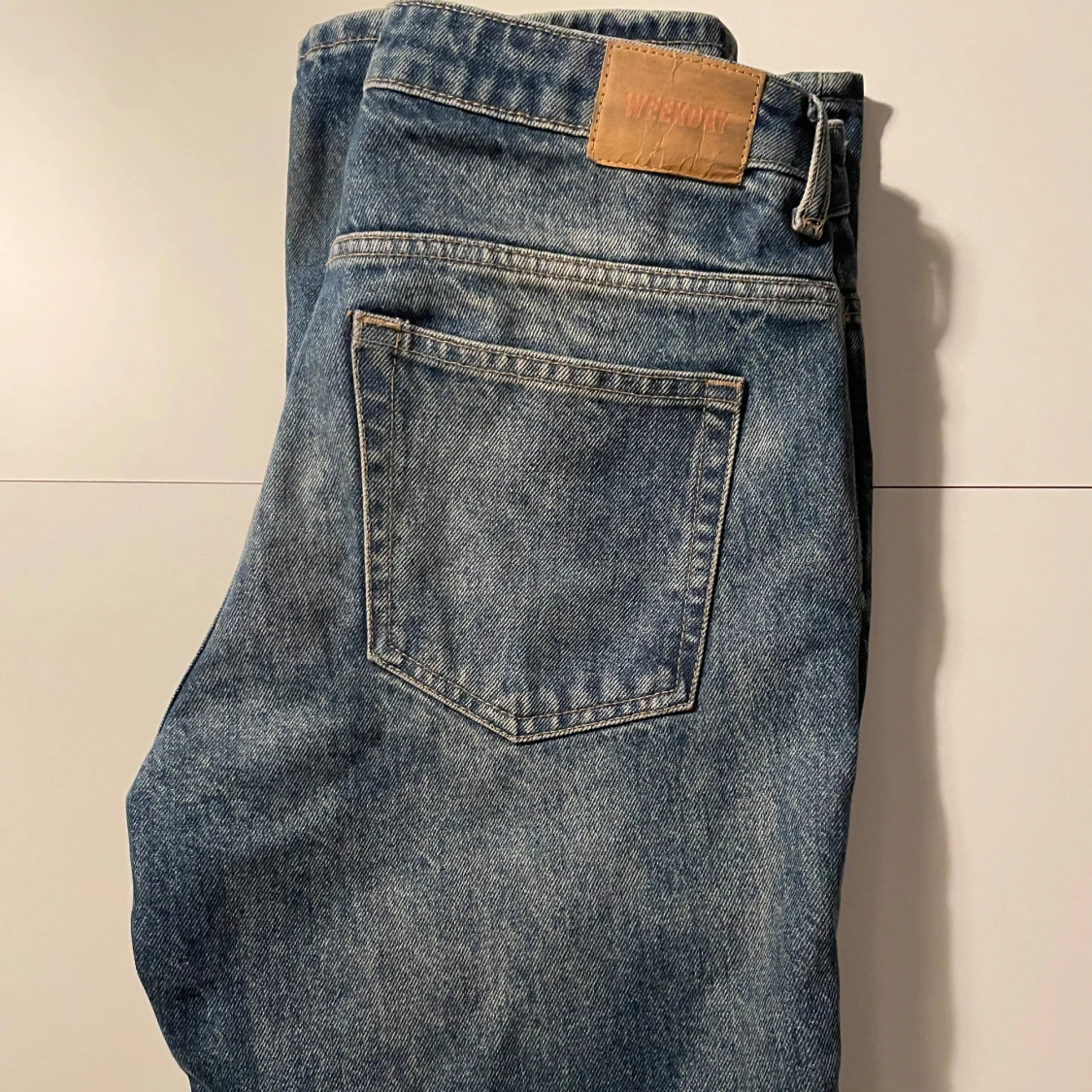 Blå jeans från weekday - 90