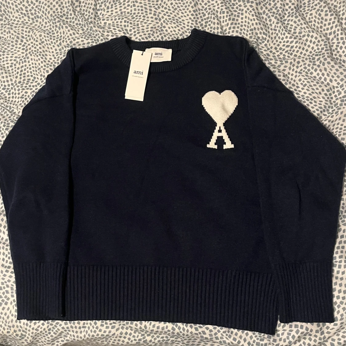 Mörkblå stickad tröja från Ami - 90