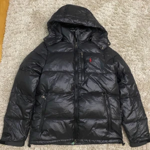 Polo ralph lauren jacka - Svart polo ralph laurem jacka 