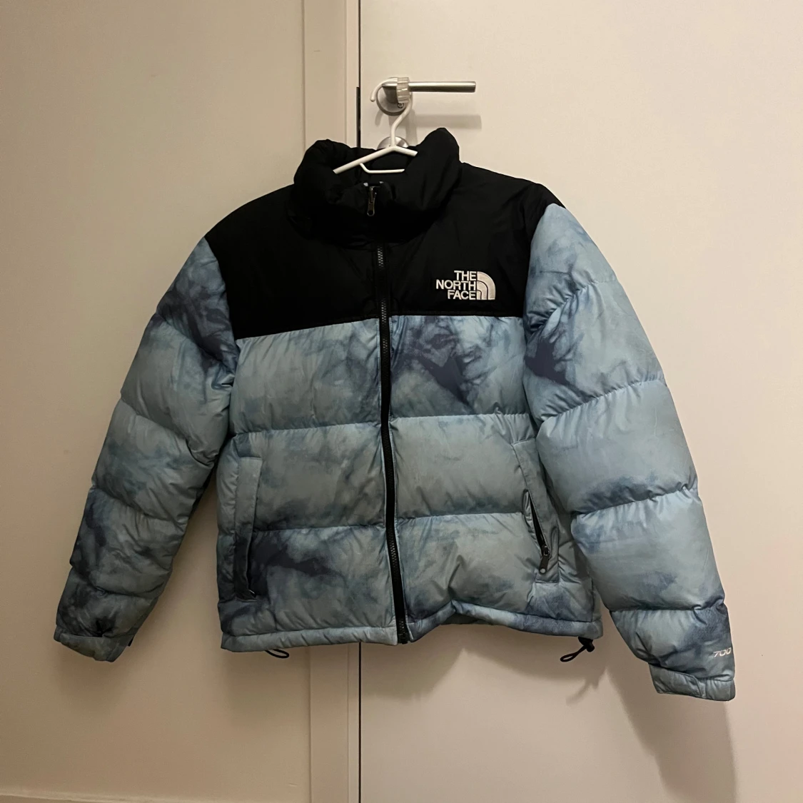 Blå och svart pufferjacka från The North Face - 90