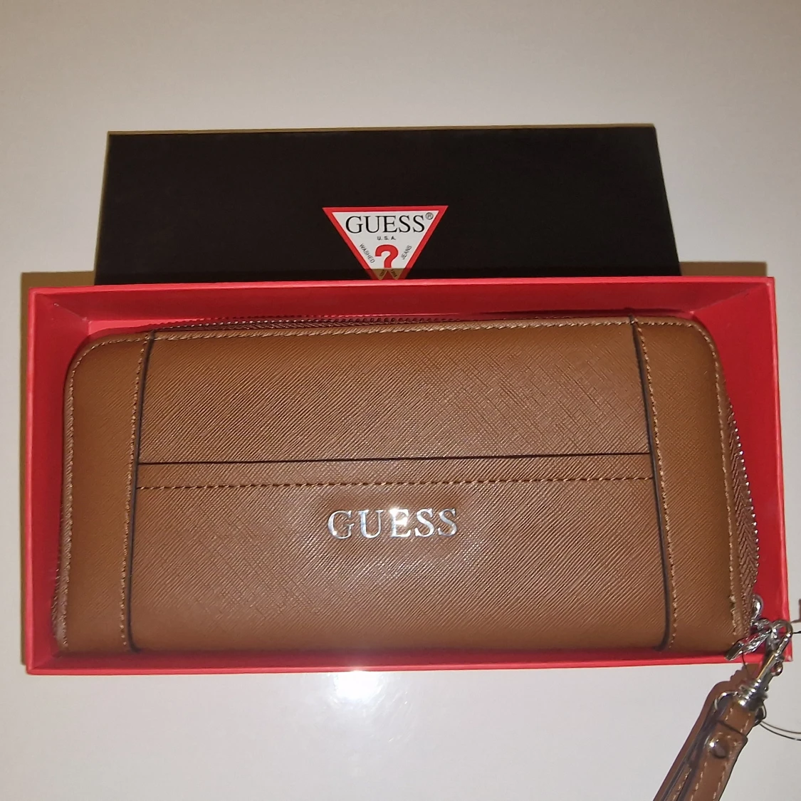 Plånbok från Guess