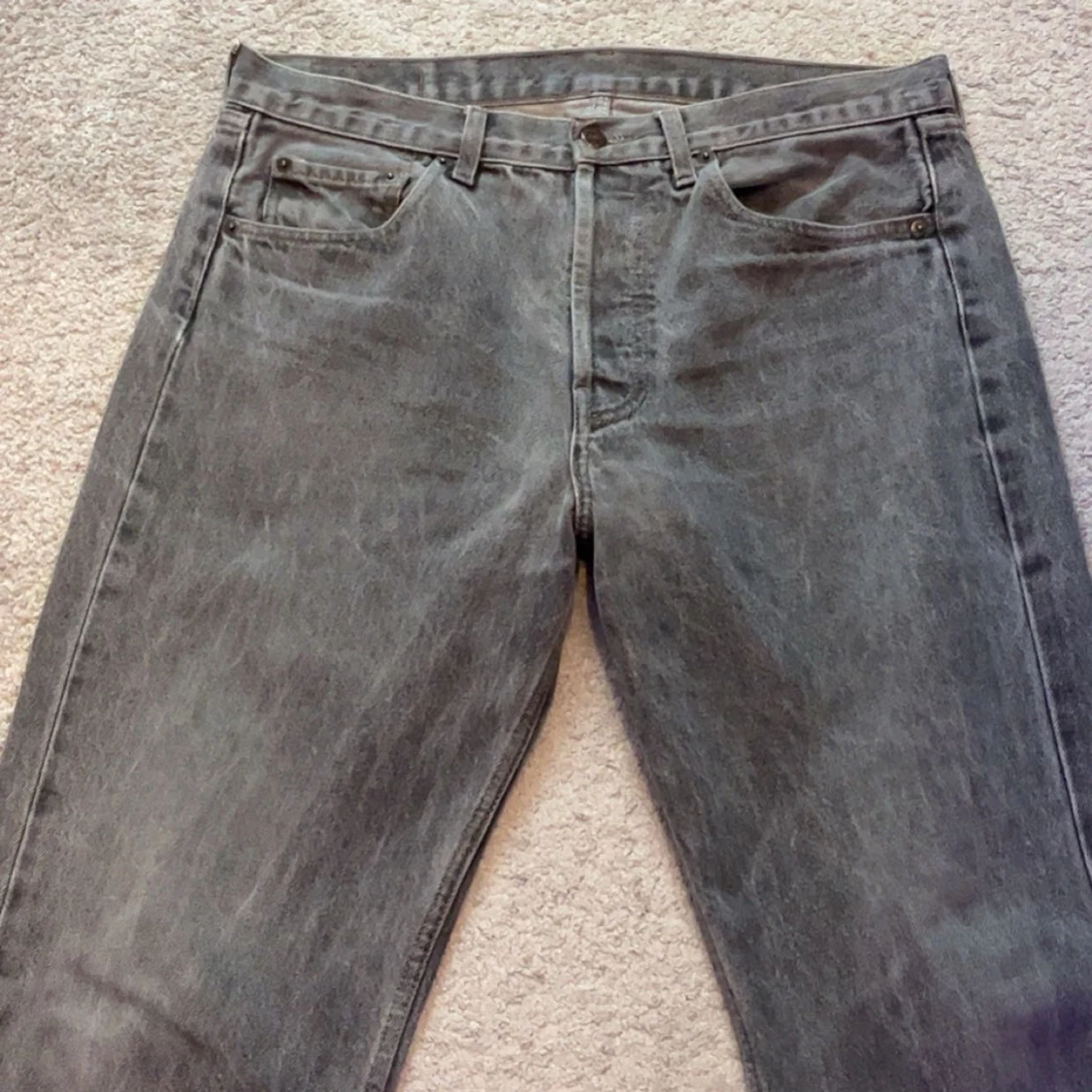 Grå Levis 501 jeans - 90