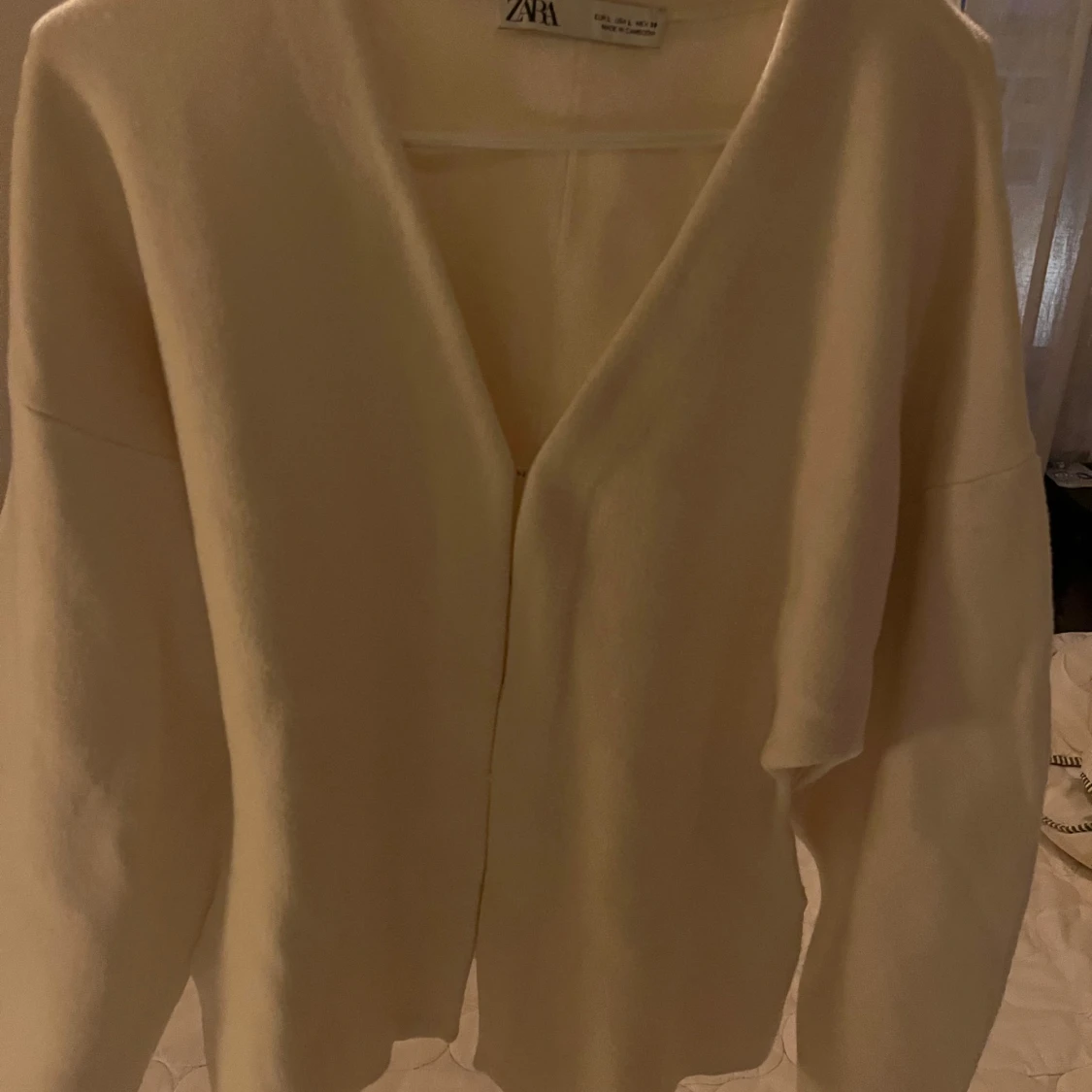 Vit figursydd kofta från Zara - 90