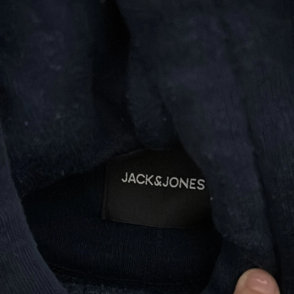 Mörkblå hoodie från Jack & Jones - 90