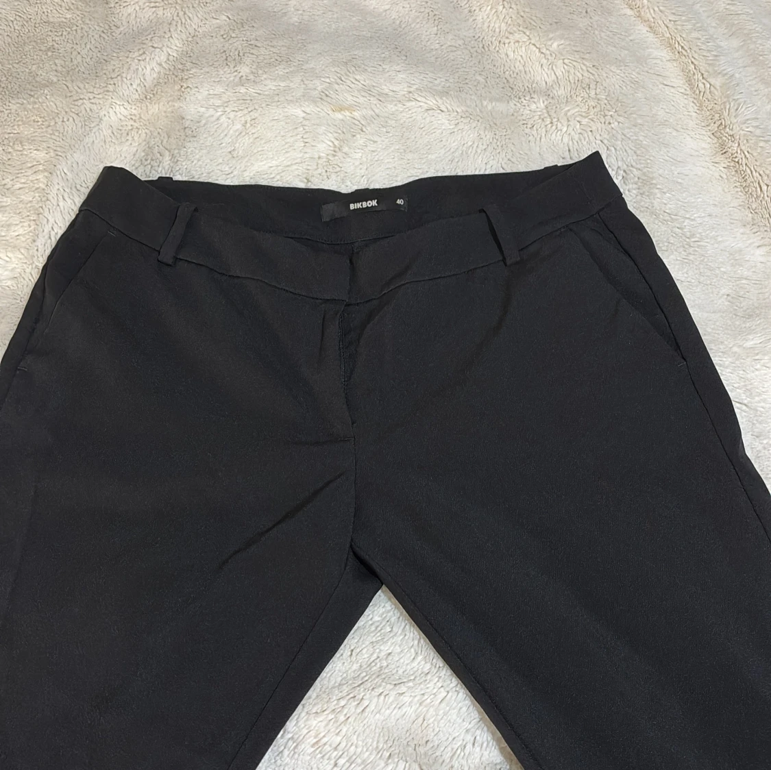 Svarta kostymbyxor - 90