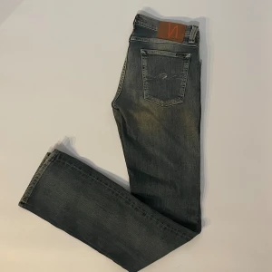 Nudie jeans - Riktigt snygga och trendiga nudie jeans i topp skick, storlek 28/34, vid frågor är de bara att skriva // Gramenti 