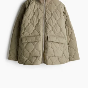 Quiltad jacka från hm  - Supersnygg populär jacka från hm som är helt slutsåld🌟