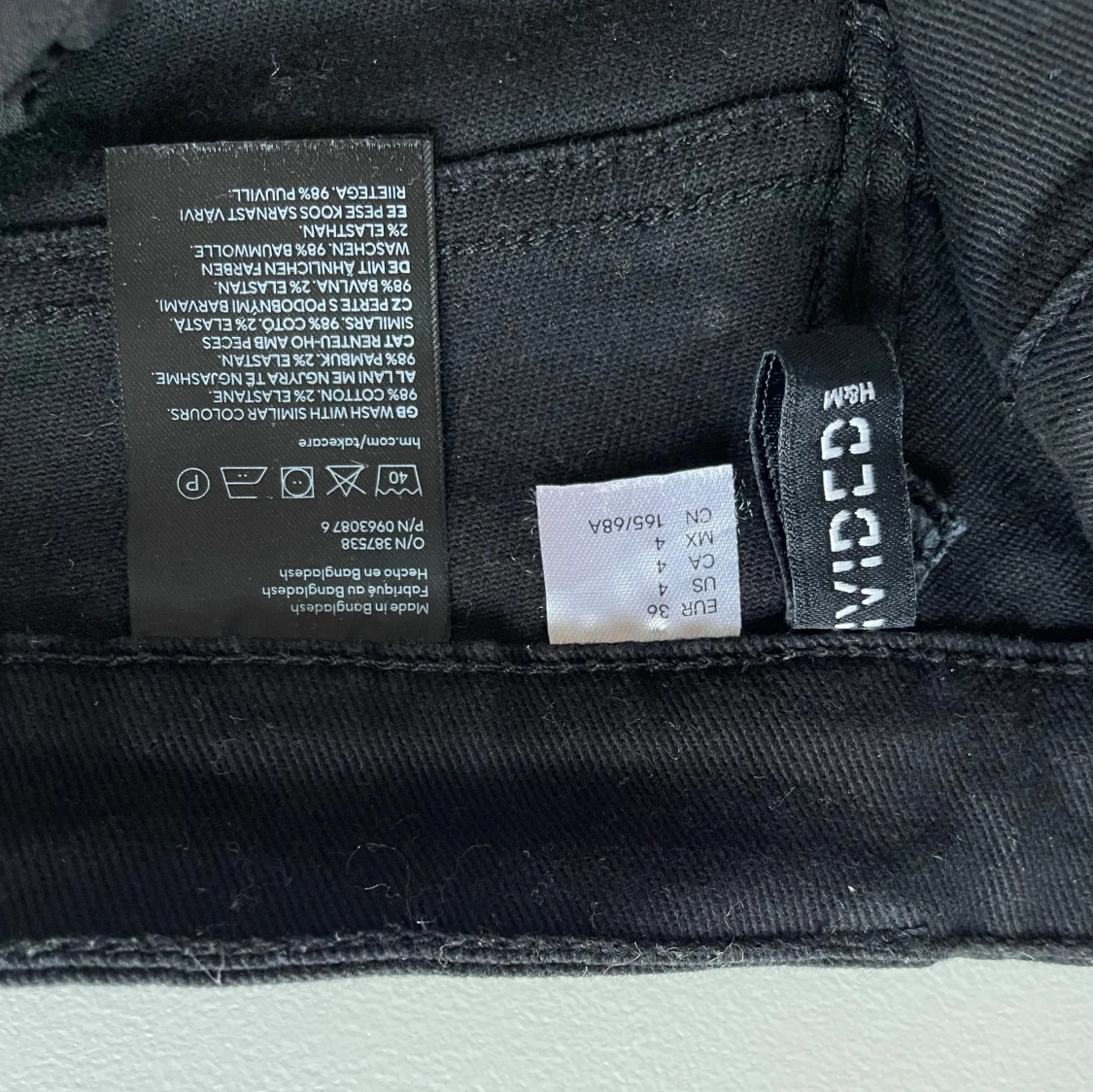 Svarta byxor från H&M - 92