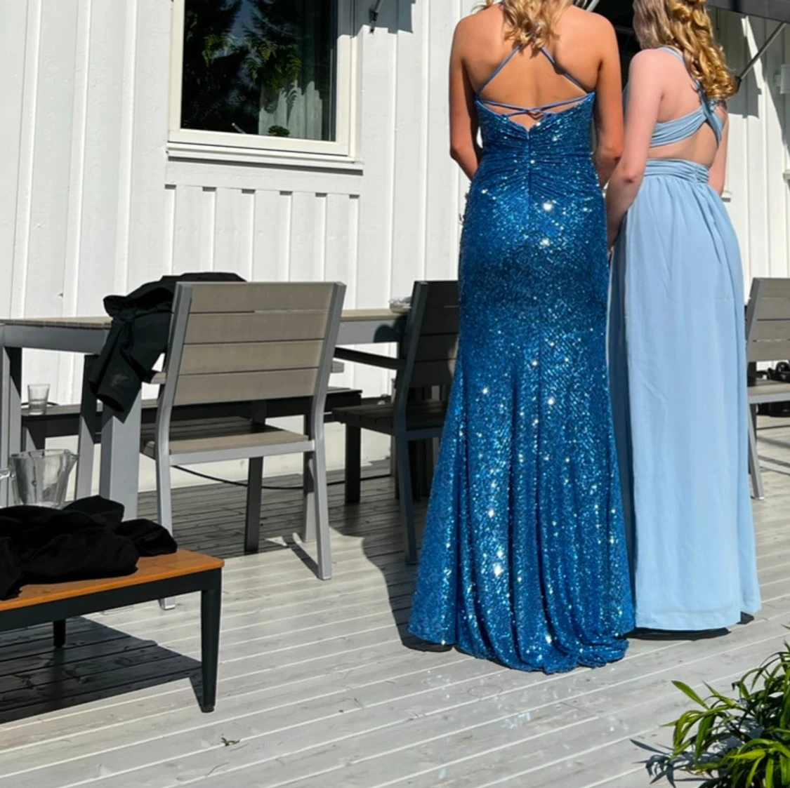 Blå glittrig balklänning - 90