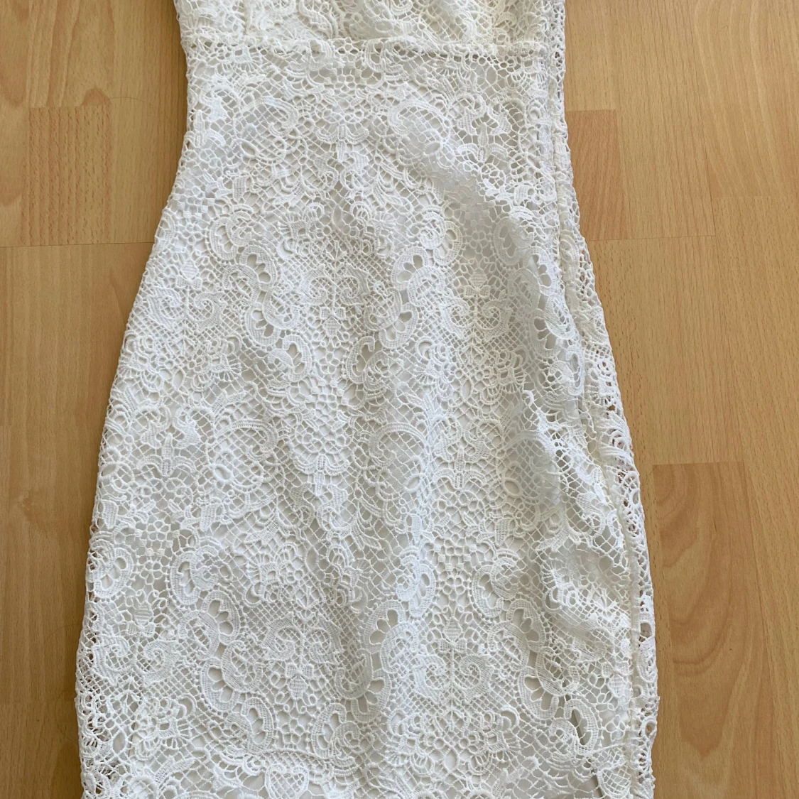 Vit spetsklänning från Bik Bok - 92