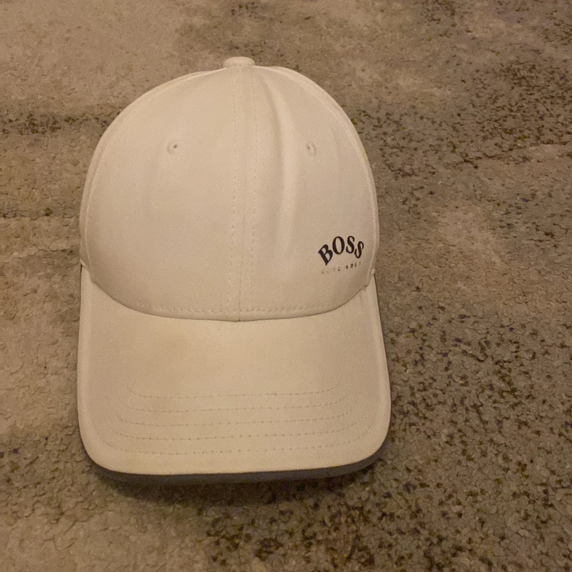 Vit keps från Hugo Boss